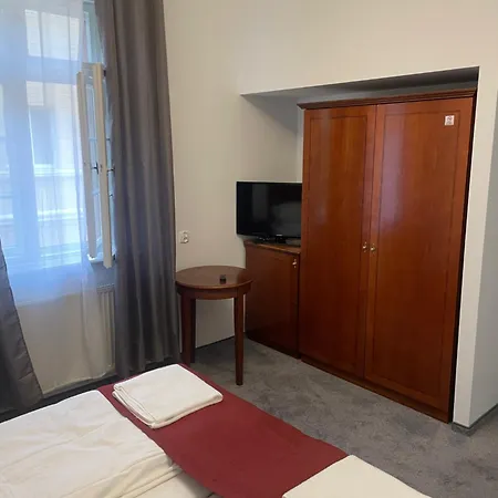 Pensionat Capitol 3*