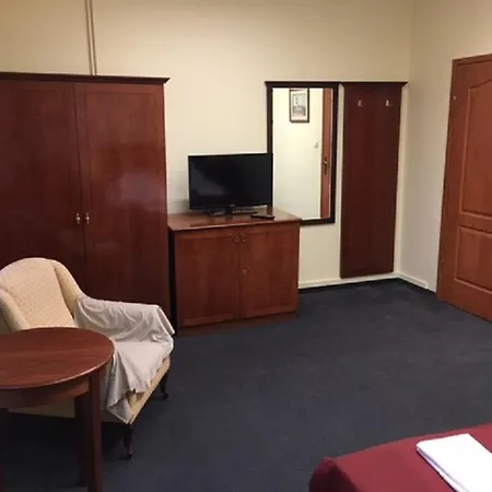 Capitol 3*